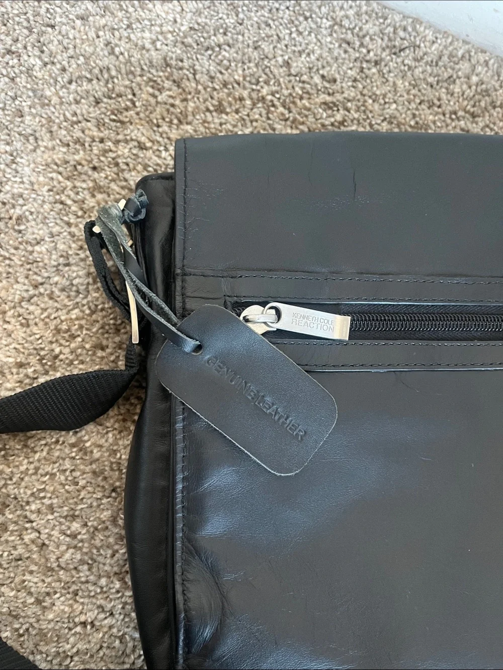 Kenneth Cole Reaction Black Leather Messenger/Laptop bag with Front Zip Pocket
